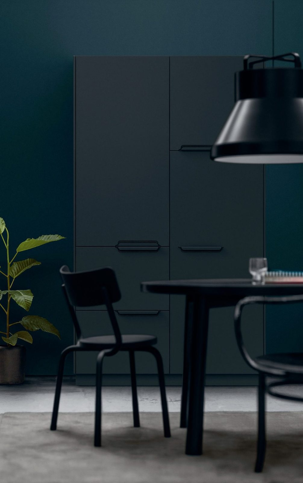 Wardrobe in anthracite